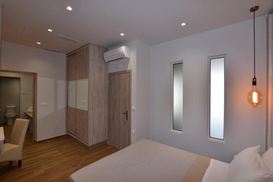 Gonis Grand Luxury Suite 팔라이오코라 외부 사진