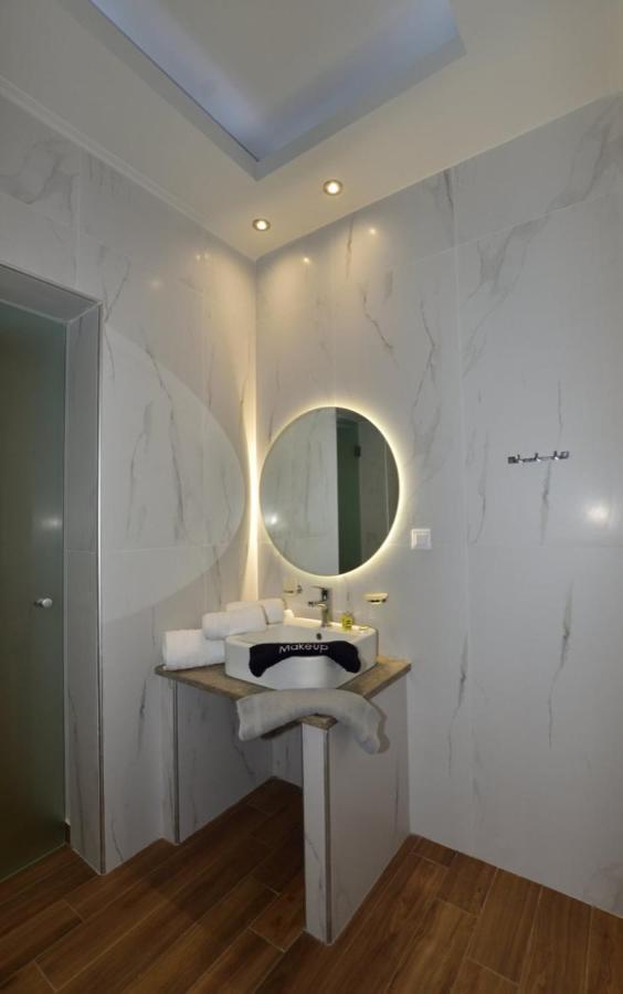 Gonis Grand Luxury Suite 팔라이오코라 외부 사진