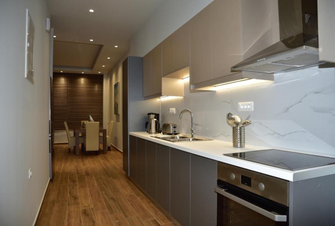 Gonis Grand Luxury Suite 팔라이오코라 외부 사진